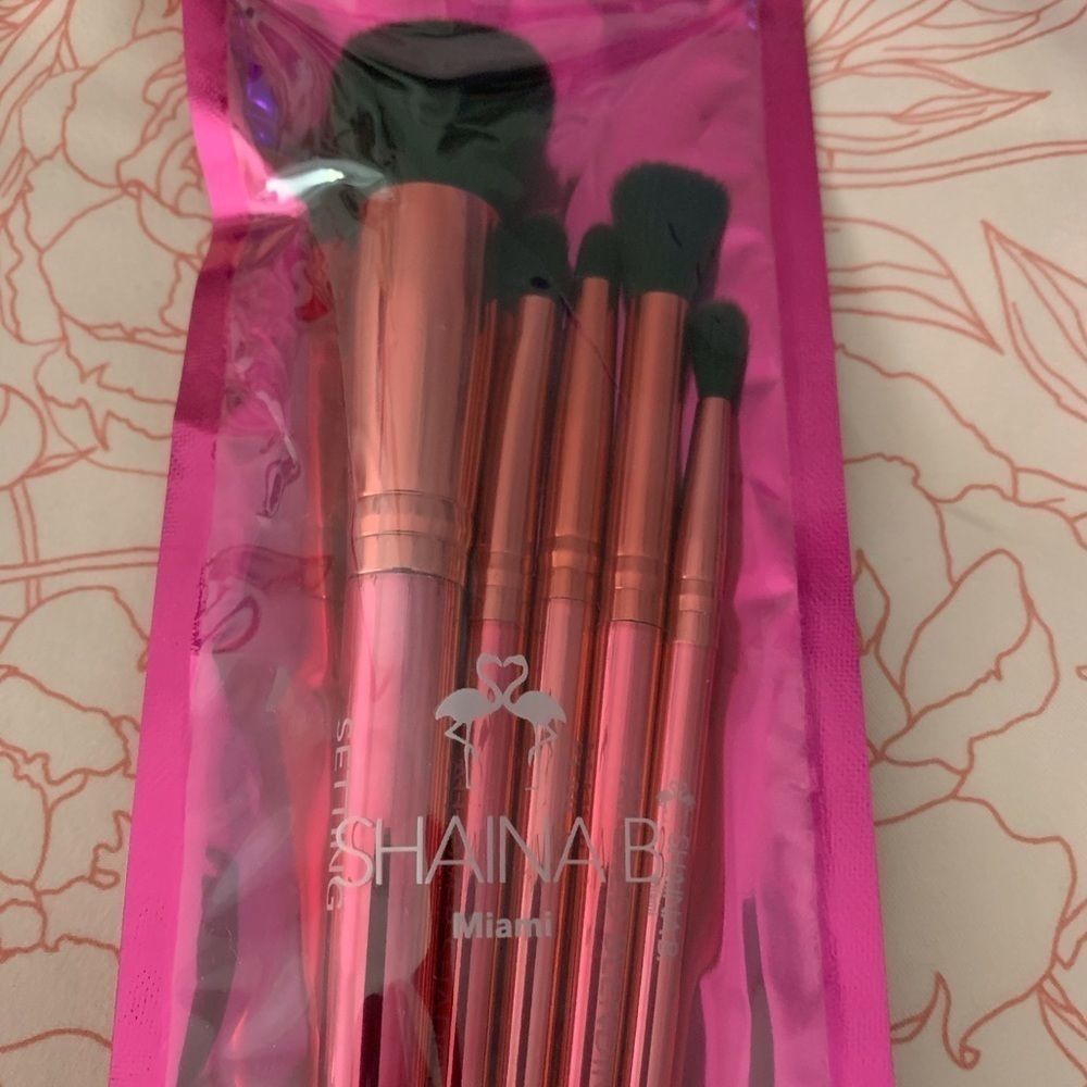 🌸 SHAINA B MIAMI  Brush Set - Picture 3 of 6